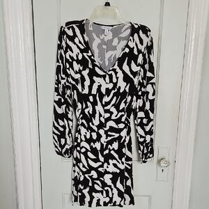 NINE WEST Long Sleeve V- Neck Black and White Patterned Dress-XXL